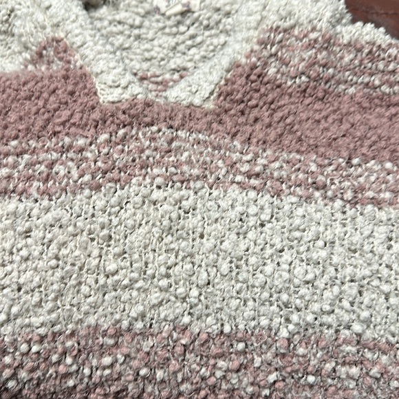 Hippie Rose • Dusty Rose / Oatmeal Sherpa V-neck Pullover Hooded Sweater, S - Picture 4 of 6